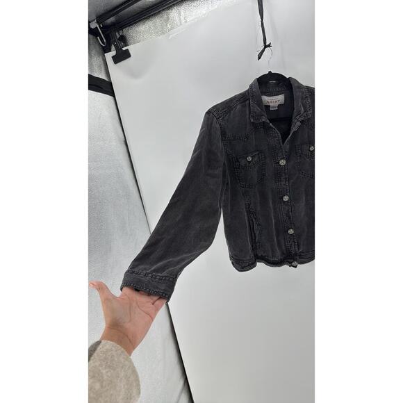 Ariat black gray lightweight shacket with Aztec native indigenous accent buttons - Picture 8 of 9